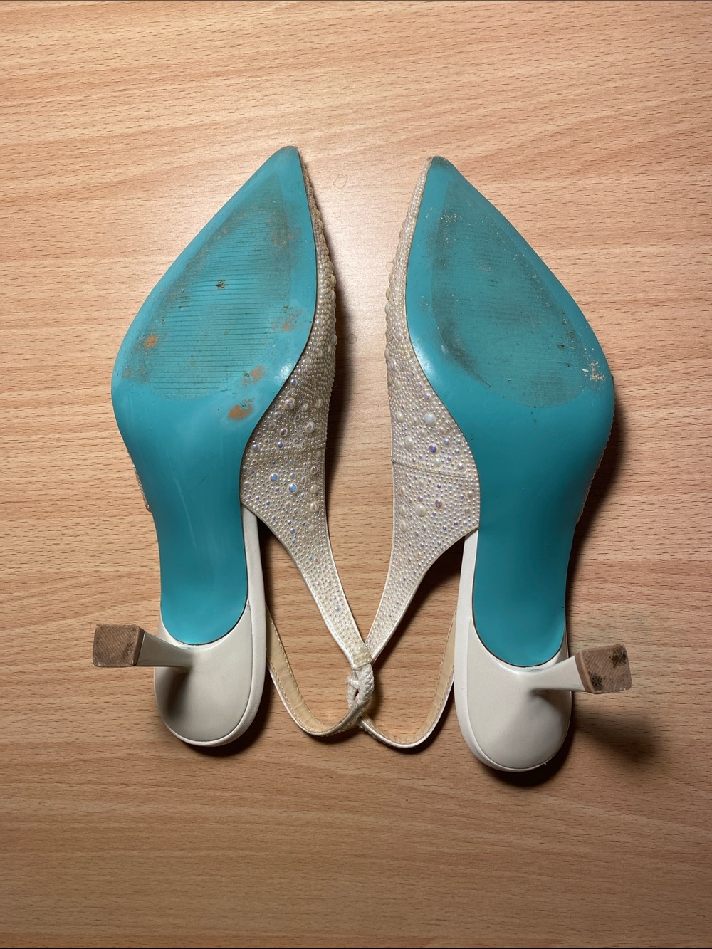 Betsey Johnson Ivory Pearl Slingback Pointed Toe Heels - Picture 7 of 9